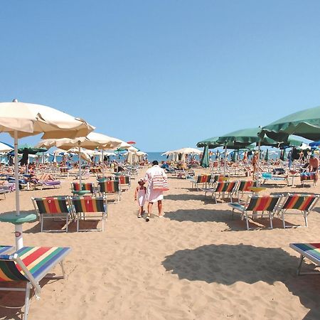 Hotel Elvia Lignano Sabbiadoro Exterior photo