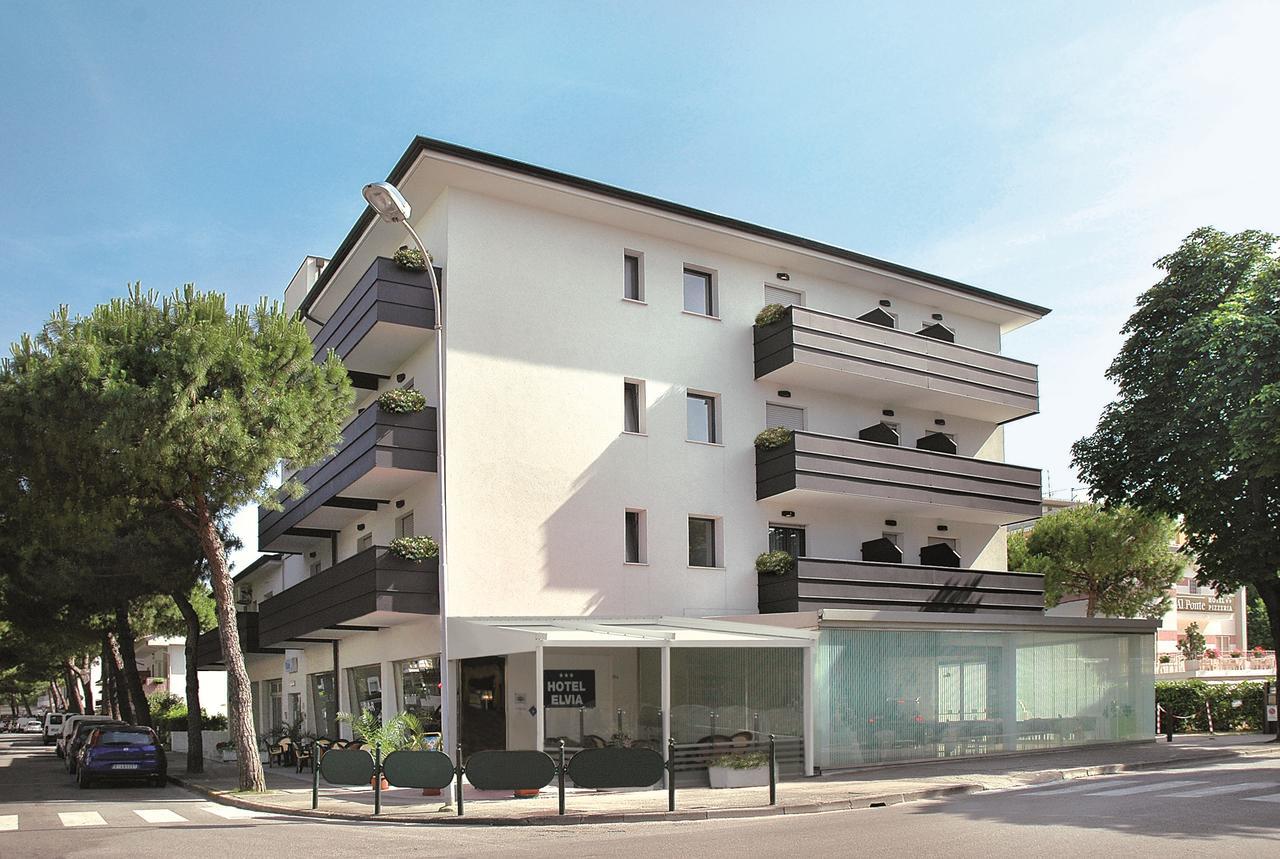 Hotel Elvia Lignano Sabbiadoro Exterior photo